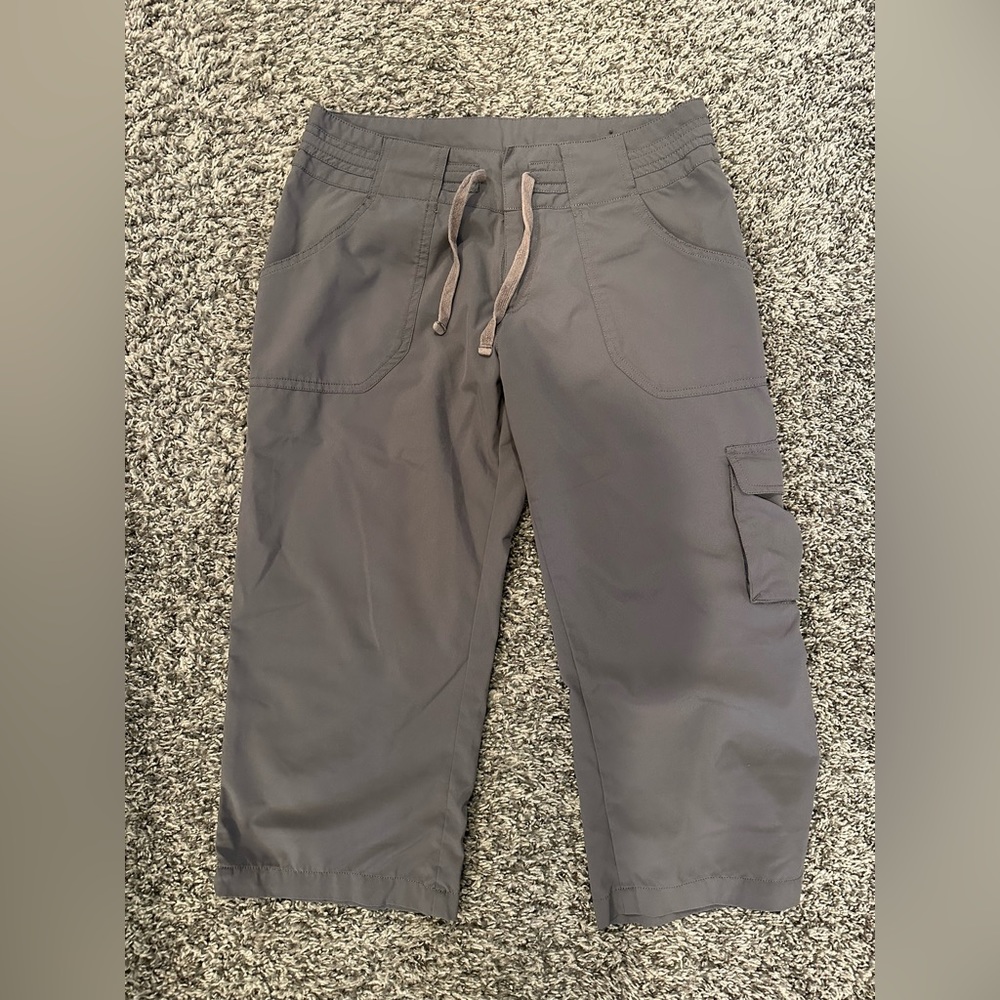 Alo coolfit capri hiking pants